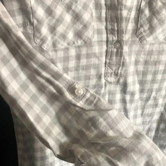 Gap White & Gray‎ Plaid Top - Picture 2 of 5